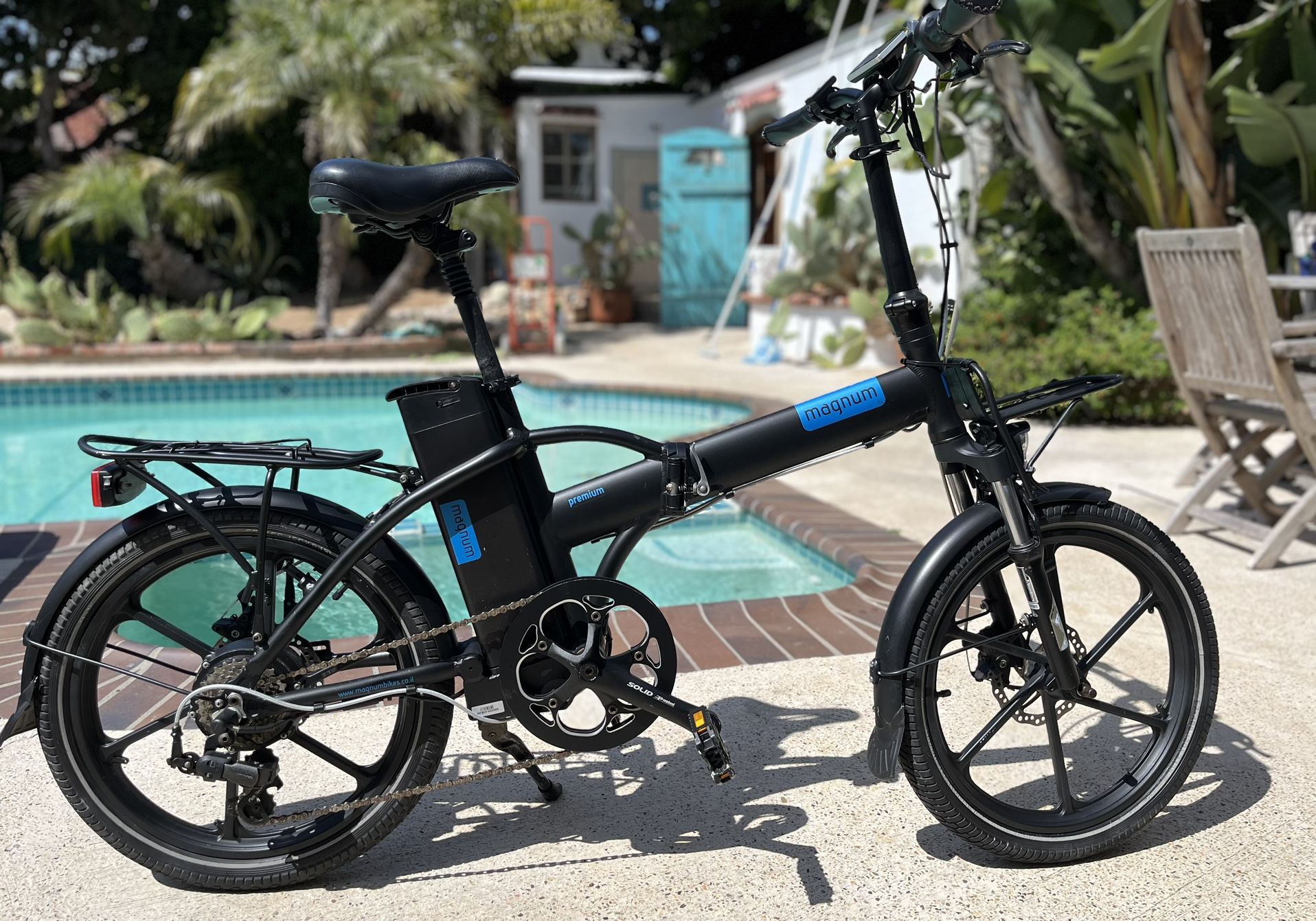 Magnum Premium Folding Ebike Electric Bike - Only 54 Miles. 