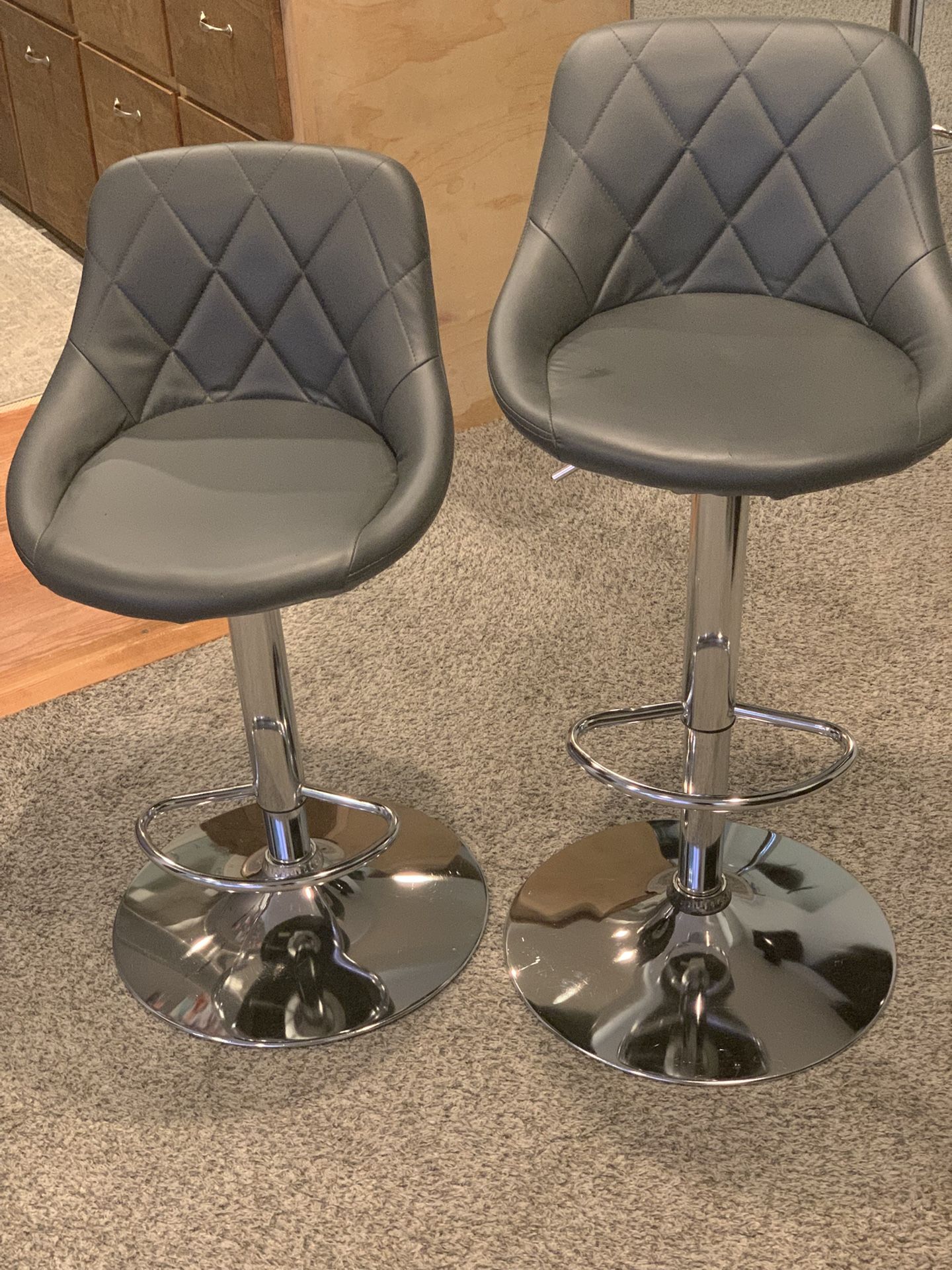 10$ Bar Chairs