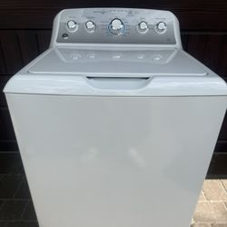 LIKE NEW GE WASHER