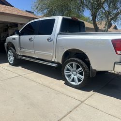 2014 Nissan Titan