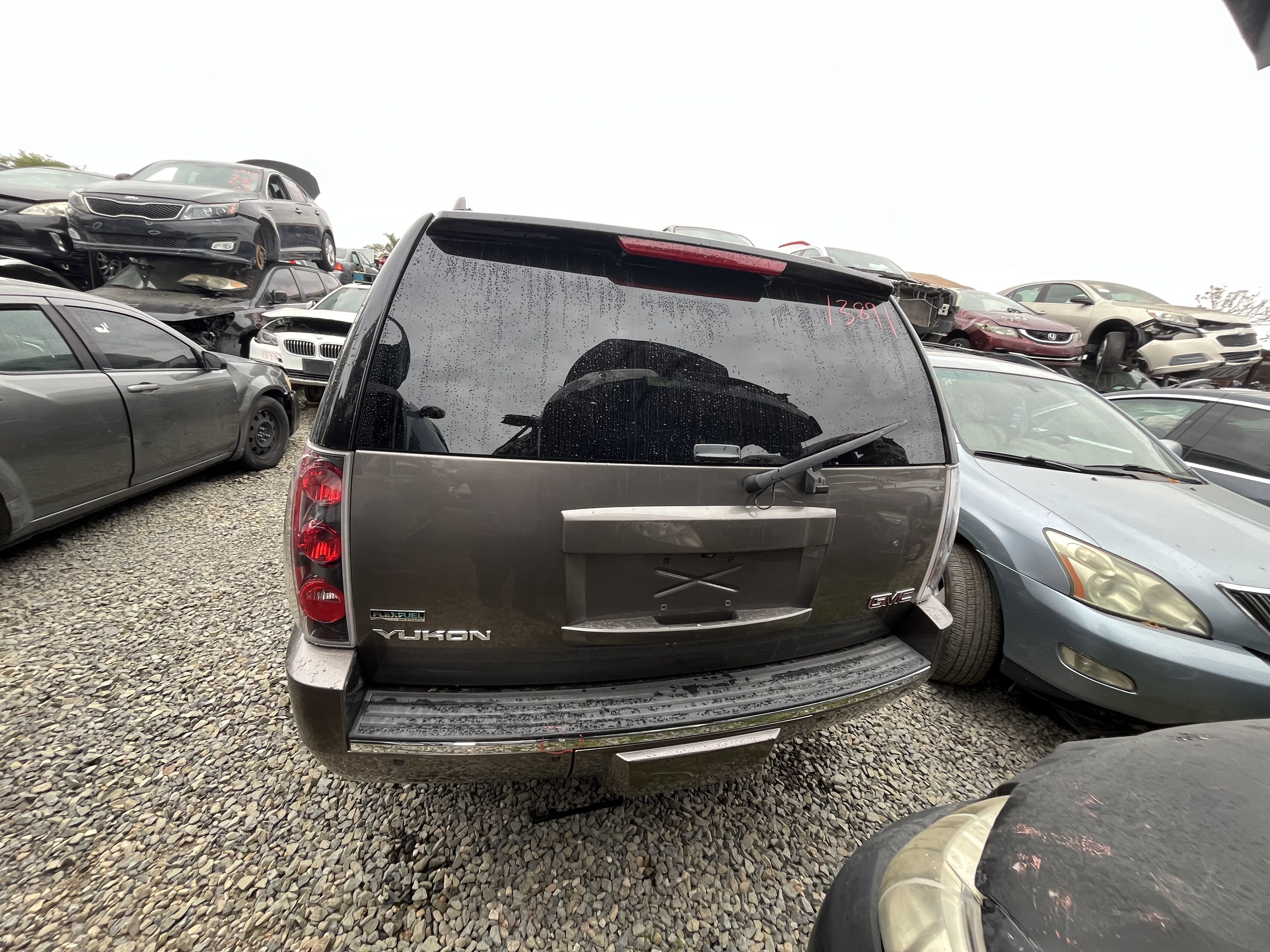 Parts for GMC YUKON 2WD FFV 4D SUV 6.2L DENALI 2011 - Stock #13891