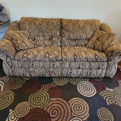 Beautiful La-Z-Boy Reclining Couch/Sofa