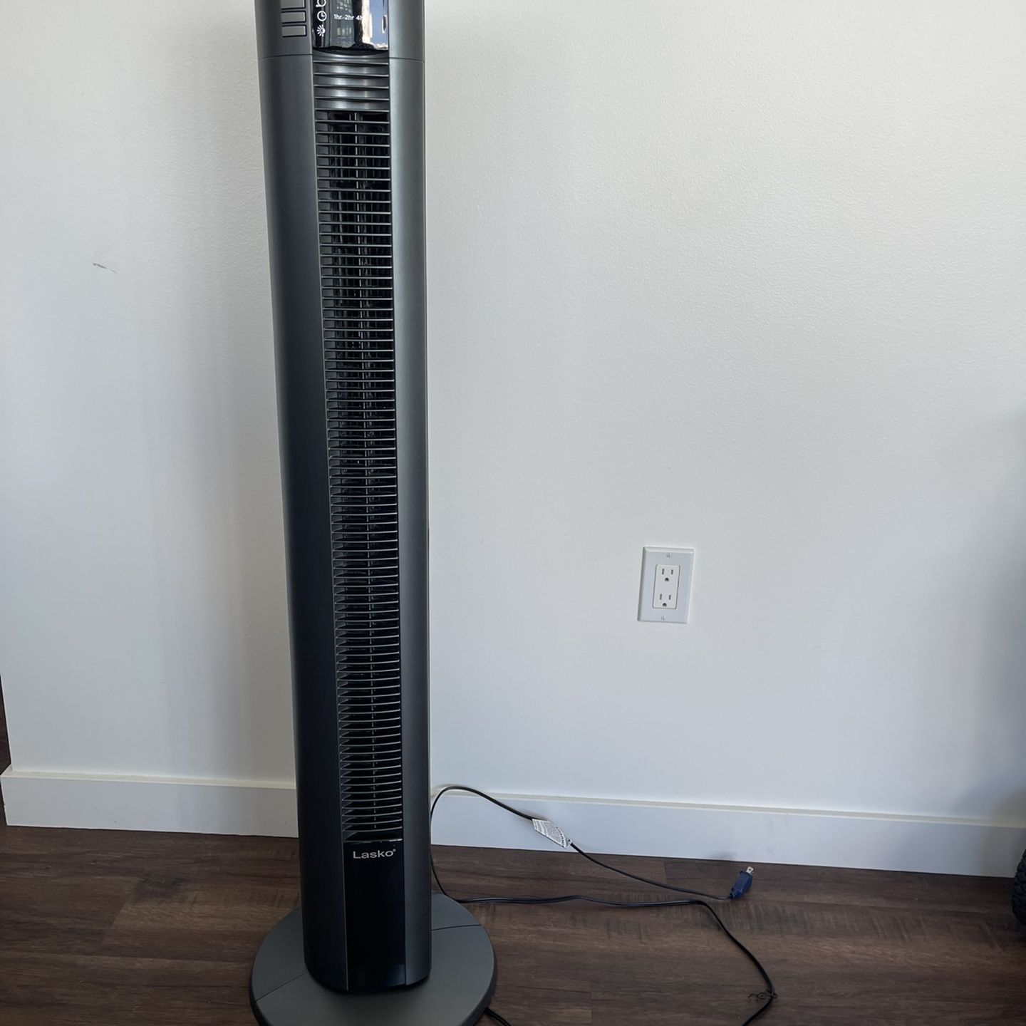 Lasko T48312 48 Inch Slim Home Office Quiet 3 Speed Oscillating Tower Fan  w/ Nighttime Setting, Remote Control, 7 Hour Timer, u0026 Auto Shut Off, Black  for Sale in Seattle, WA - OfferUp