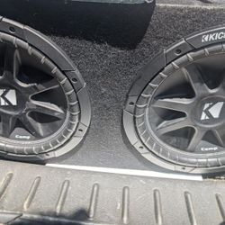 12 Subwoofers LIKE NEW KICKERS