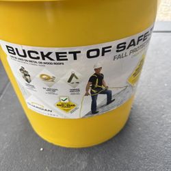 bucket of safe tie with extra 50 ft rope