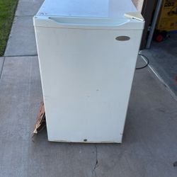 Mini Fridge 