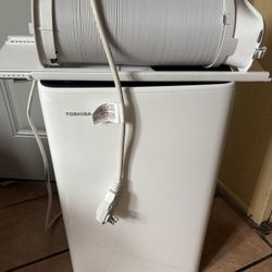 Toshiba 350 Sq Ft Portable Ac