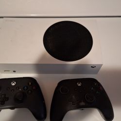 Xbox Series S White 2 Controllers 