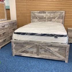 Hodanna 5 Pcs  Bedroom Sets Queen or King Bed Dressers Nightstands Mirrors and CHESTS Finance and Delivery Available 