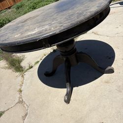 Round Wooden Pedestal Table 
