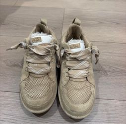 UGG Womens Lowmel