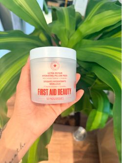 First aid beauty hydrating pillow pads skincare