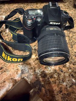 Nikon D90 DSLR Camera AF-S DX 18-105 G VR Lens $125