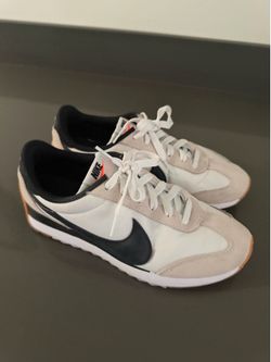 Nike women’s 9.5