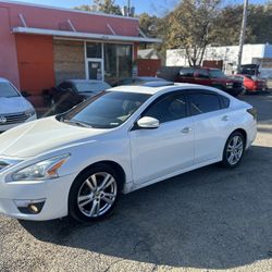 2013 Nissan Altima Fully Loaded 3.5SL