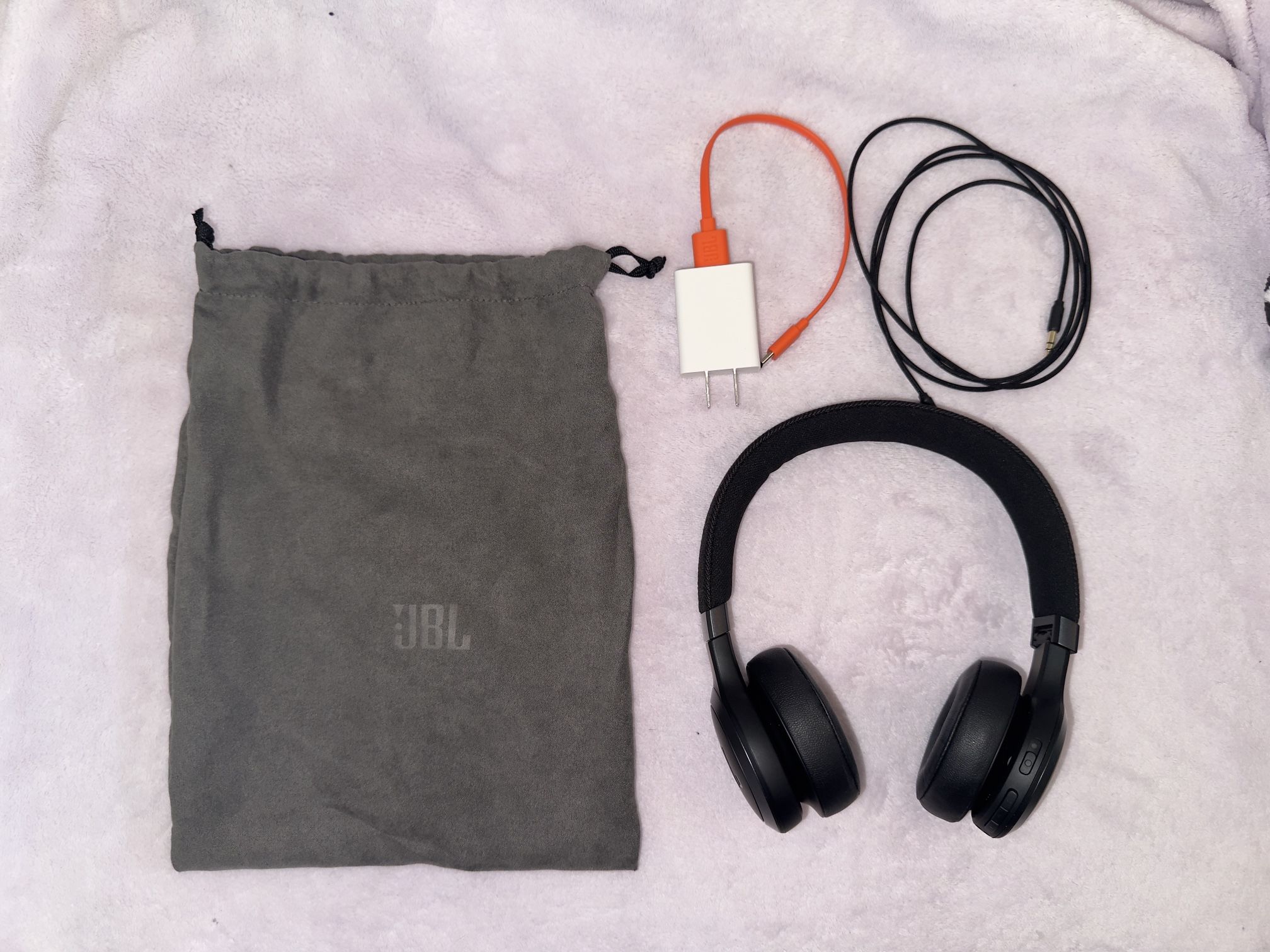 Headphones JBL Live 675NC