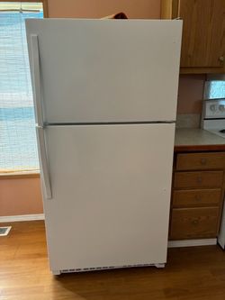 2024 White Whirlpool Refrigerator
