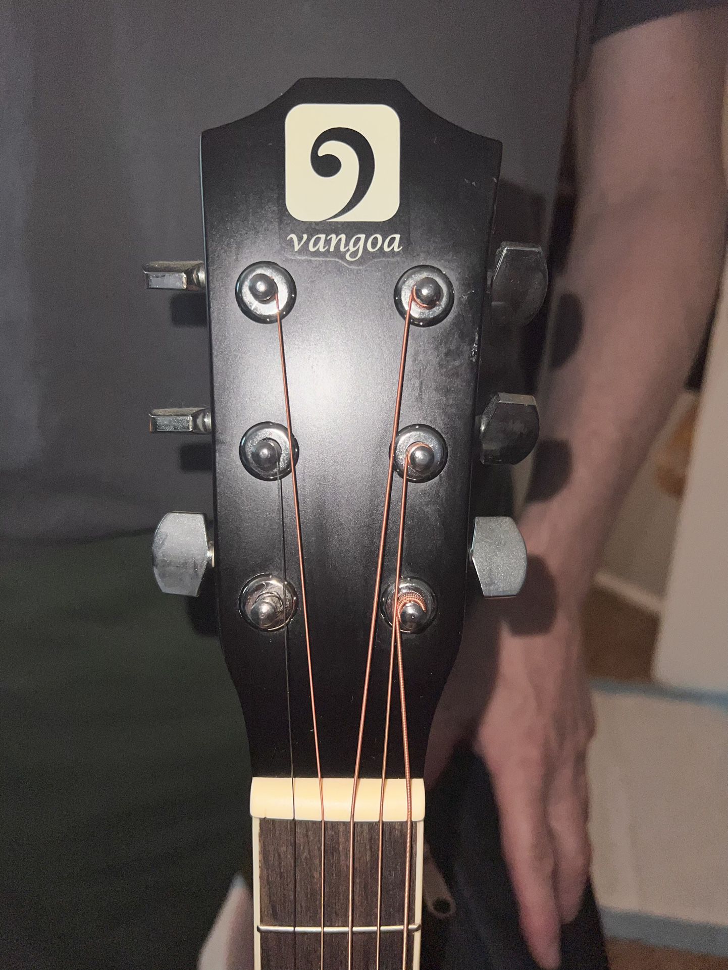 Vangoa Guitar.