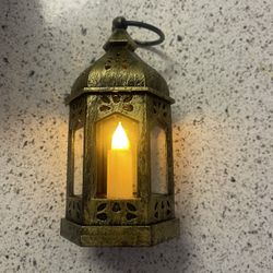 8 Mini Flickering Lanterns 
