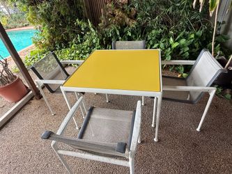 Richard Schultz for Knoll 1966 Collection 5-piece dining set