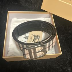 Reversible burberry belt 