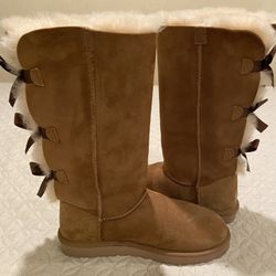 UGG BOOTS EXELENT  NEW CONDITION!!