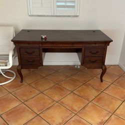 Free Desk