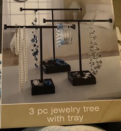 2 Jewelry trees