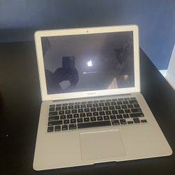 MacBook Air 13” (4GB)