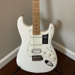 Fender Player Stratocaster HSS Electric Guitar Mint Condition 