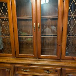 FREE COMPLETE DINING SET.