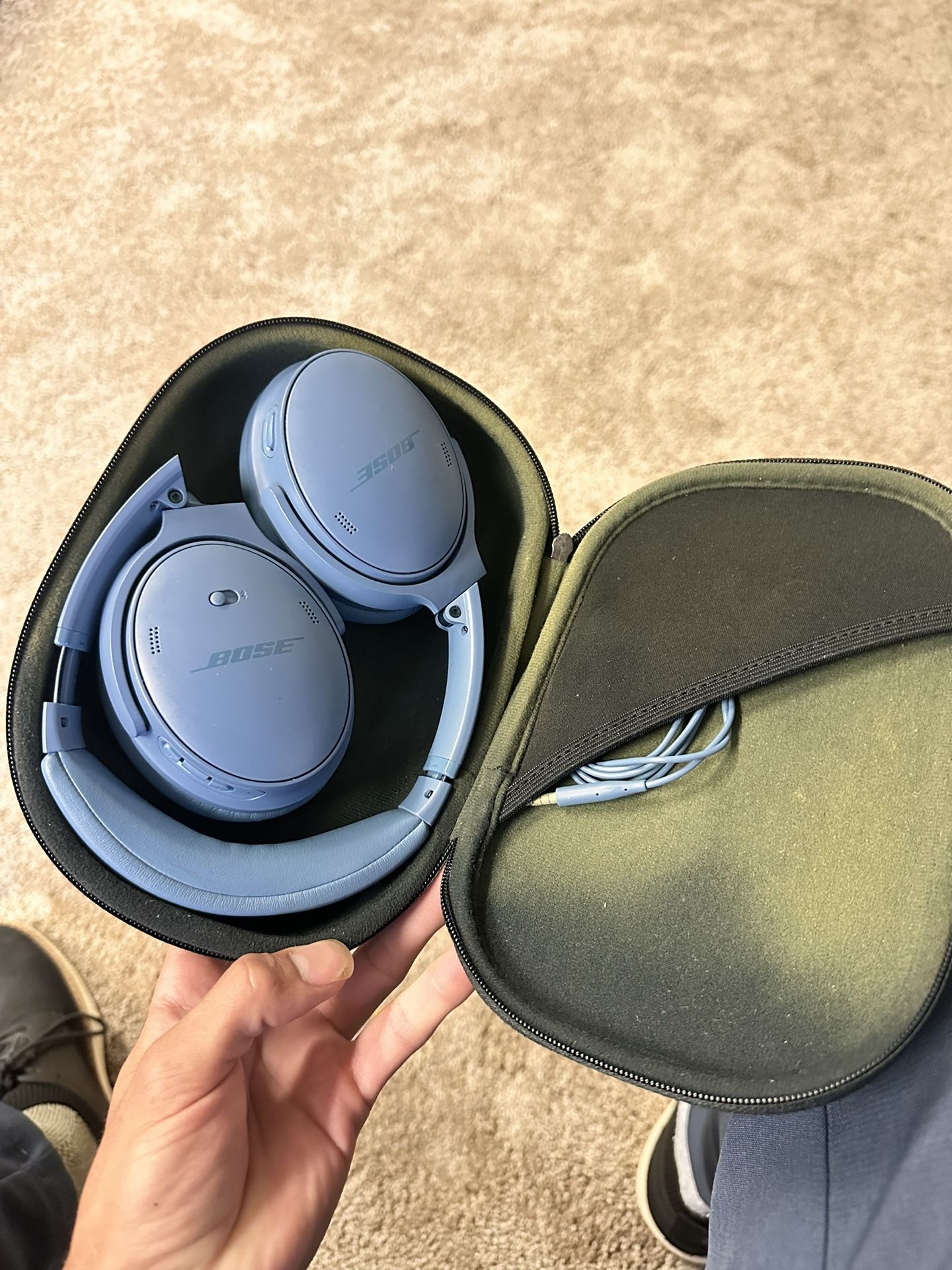 Bose QC 40 Headphones Mint Condition 
