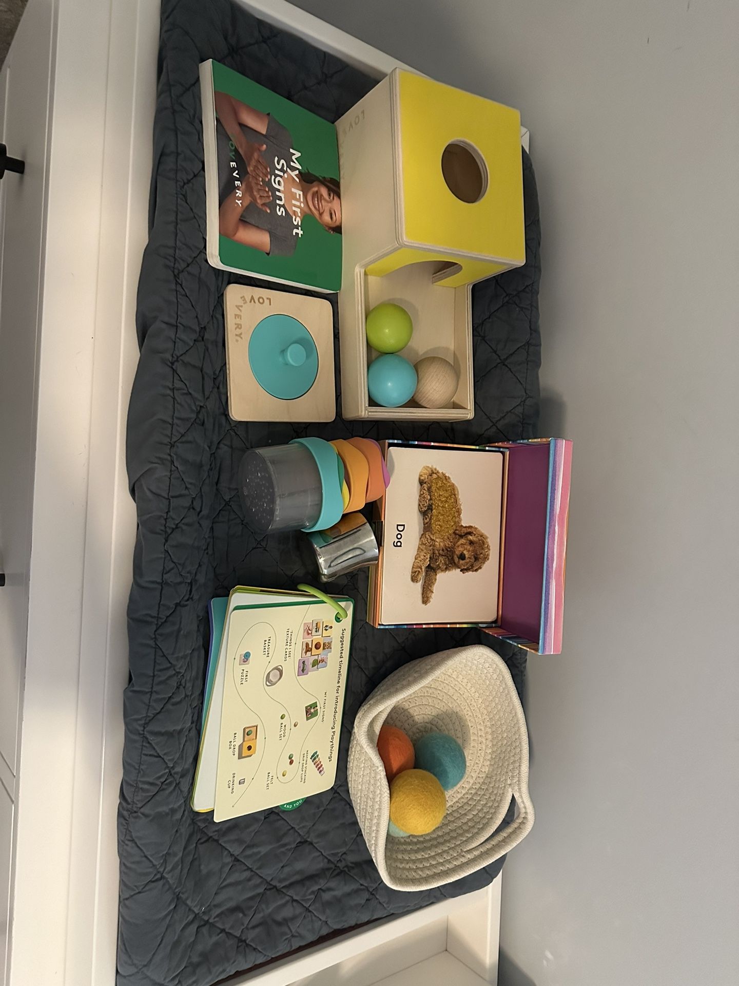 LOVEVERY 7-8 Month Inspector Play Kit