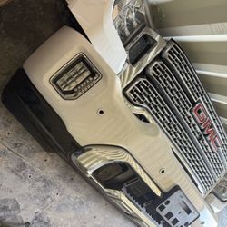 2023 GMC Denali Front End
