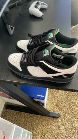 Nike dunks size 10