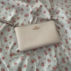 Coach brand new pocketbook wallet