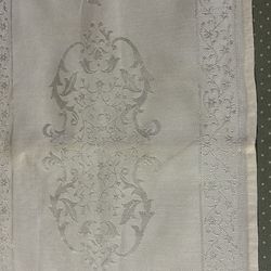 Set of 4 Damask linen dinner napkins  17x11  vintage art deco design 