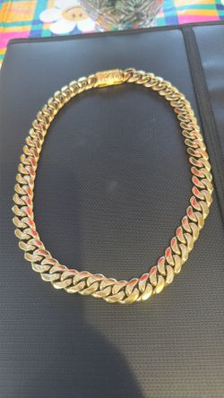 Bañada en oro de 22 inch de la marca Z $40