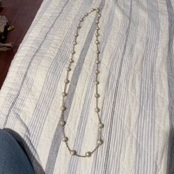 Gold tone and pearl necklace