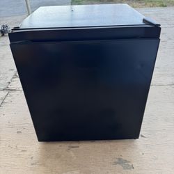 Mini Fridge Hisense