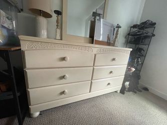 Bedroom set