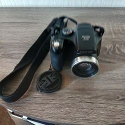 Fujifilm FinePix S700 Digital Camera - Great Condition