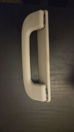 Internal grab handle