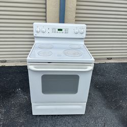 Ge Stove  Good Condition Everything Works Fine 