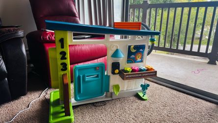 Fisher-Price Baby Learning Toy Laugh & Learn Ultimate Playhouse with Smart Stages & 9 Pretend Play Accessories, Infants & Toddlers Ages 6+ Months