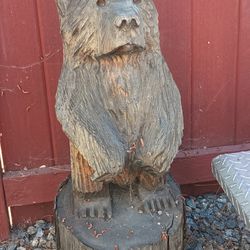 chainsaw carved bear

