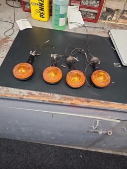 Turn signals for a yamaha s s x nineteen seventy nine nineteen eighty two