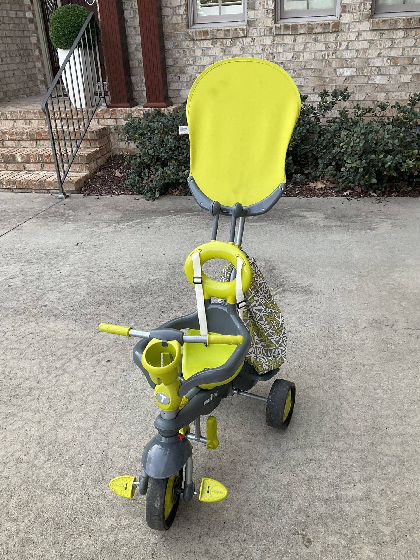 smarTrike Lollipop, 3-in-1 Toddler Tricycle