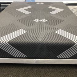 9” Cool Gel Memory Foam Queen Size 👸🏻- Like-new