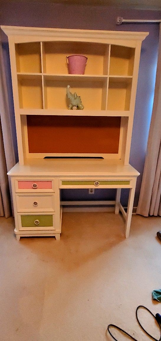 Desk, Hutch, Nightstand